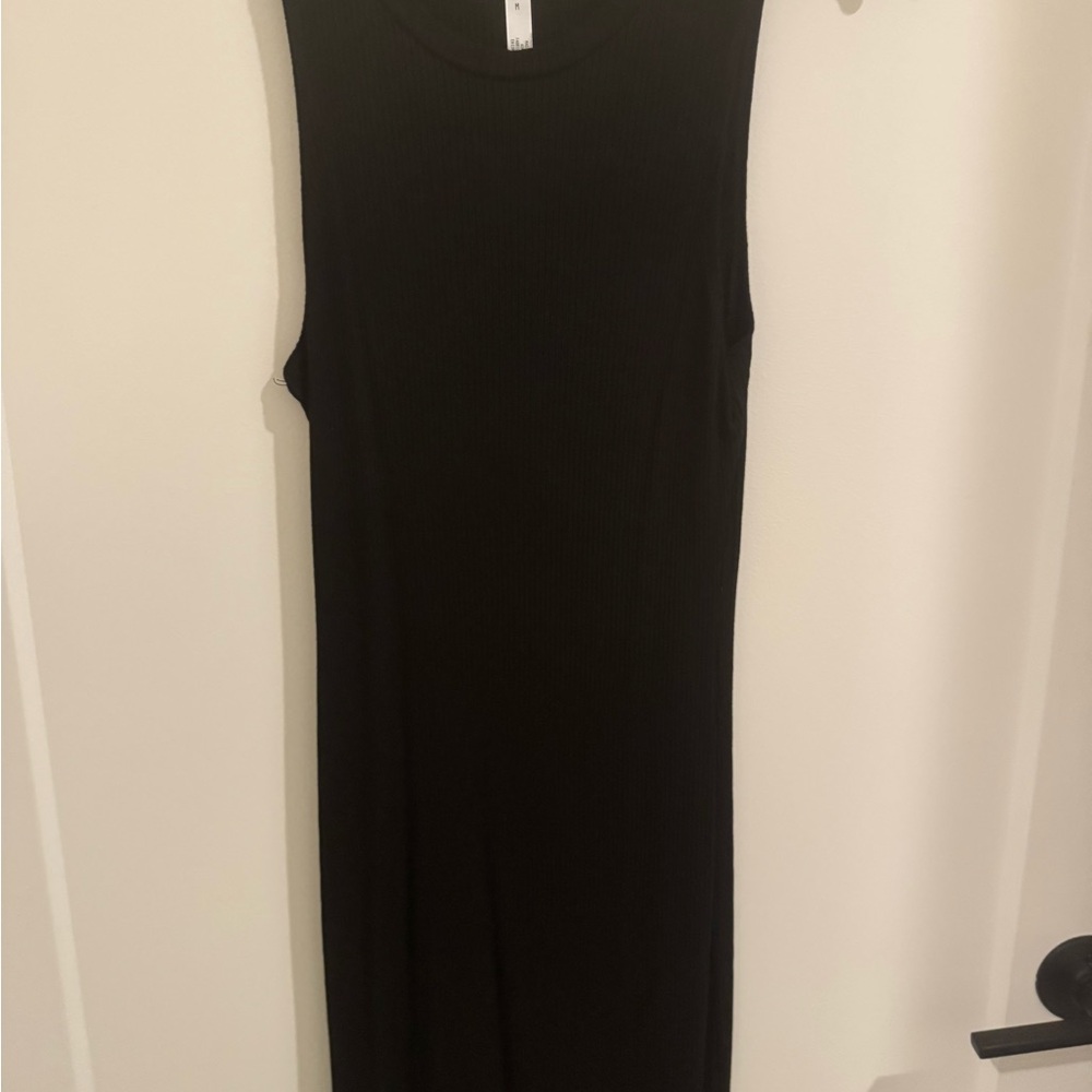Leith Black Sleeveless Sheath Midi Dress